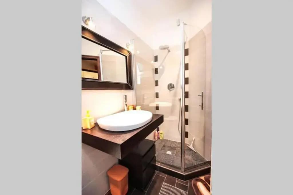 Petite Home in Rome - photo 8