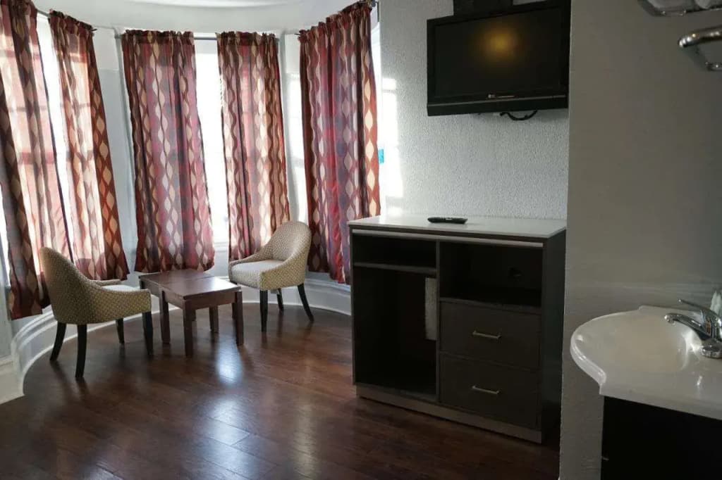 The Utah Inn - photo 22