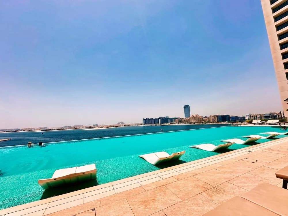 Chic 1BR in Emaar Beachfront - photo 11