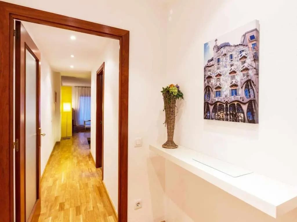 Comfortable 4 rooms 2Bath w balcony - photo 9