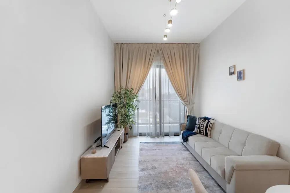 Elegant 1BR Stay in Binghatti Heights - photo 6