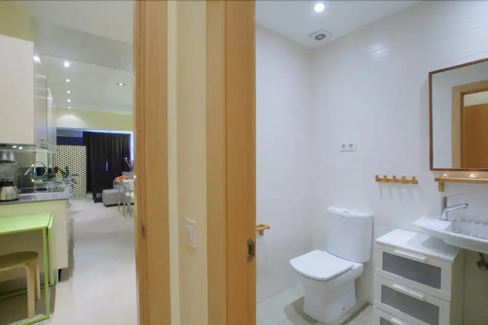 HOMEnFUN Camp Nou Stadium Apartment - photo 10