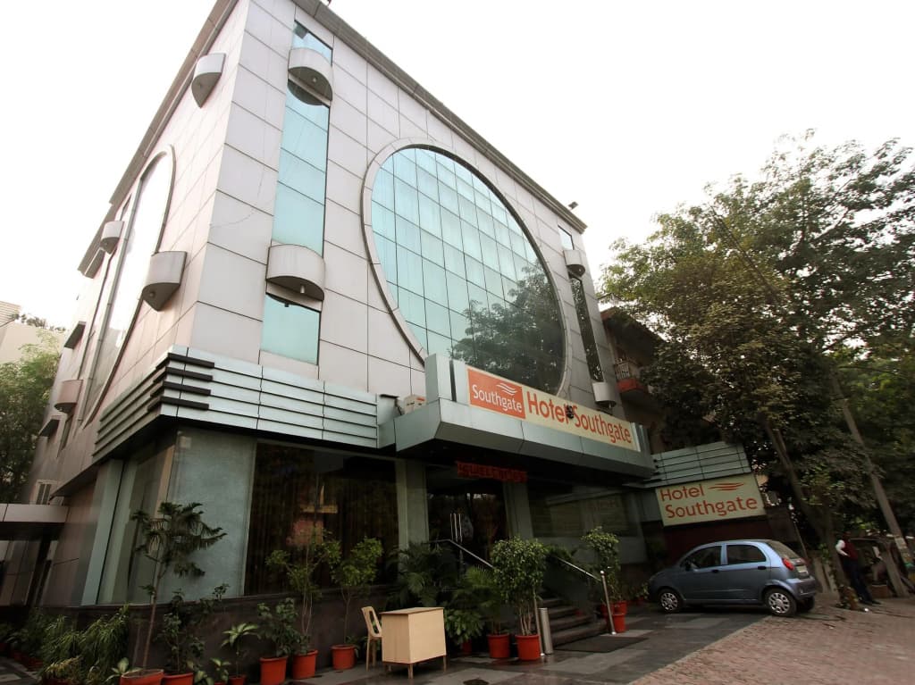 Hotel Southgate - photo 1