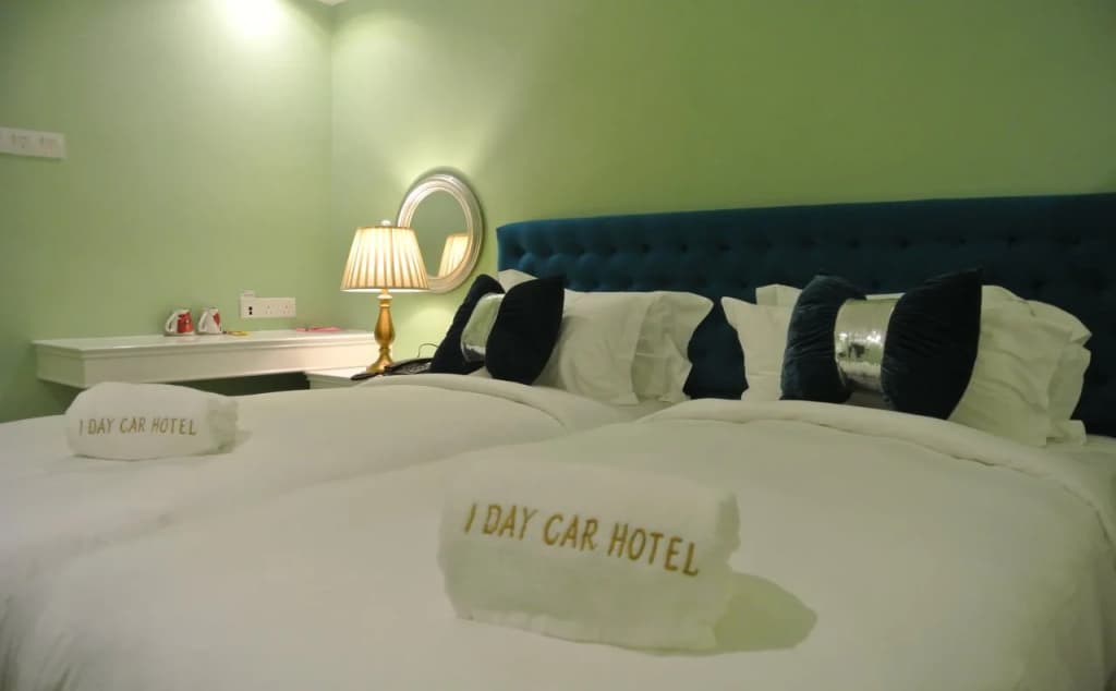 1 Day Car Hotel Station 18 - photo 22