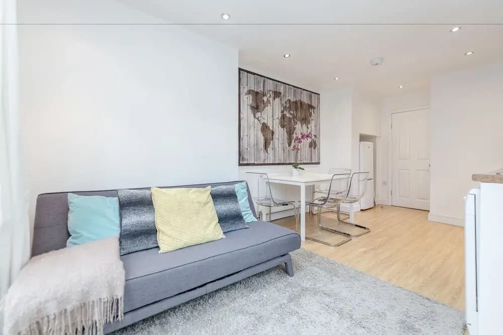 Clapham 2Bed with Patio by BaseToGo - photo 5
