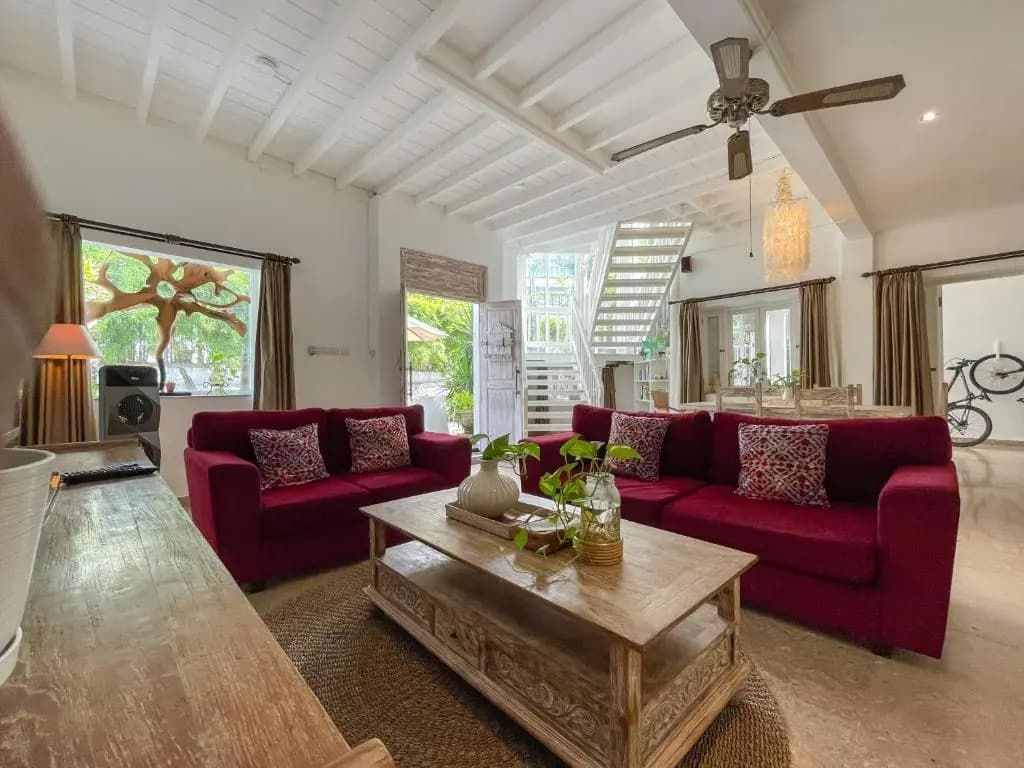 Villa Putih - Canggu beach house 150m Berawa beach - photo 2