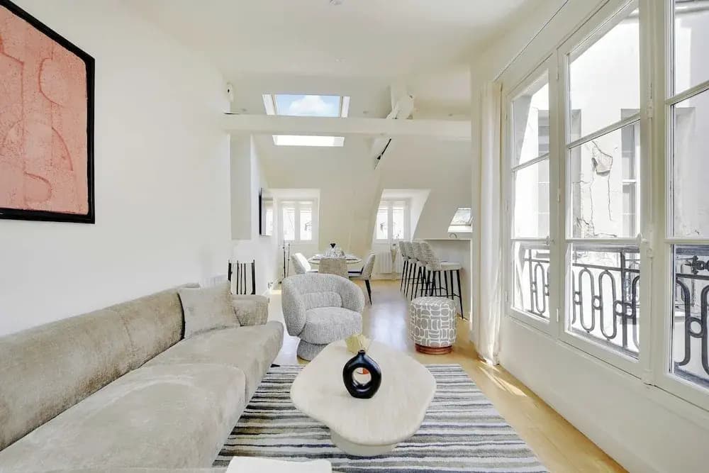 Apt a/c 3br/6p - Saint-lazare/les Champs Elysee - photo 8
