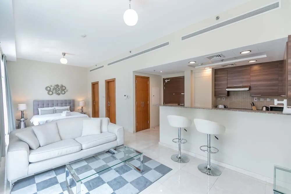 DHH - Bay Square - photo 2