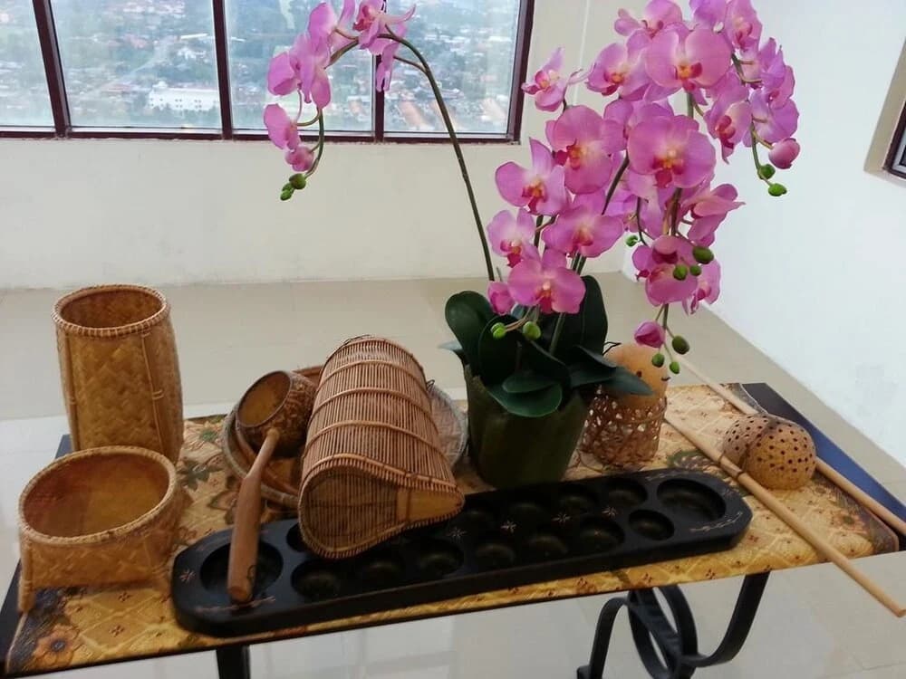 Mutiara Penthouse Hotel - photo 9