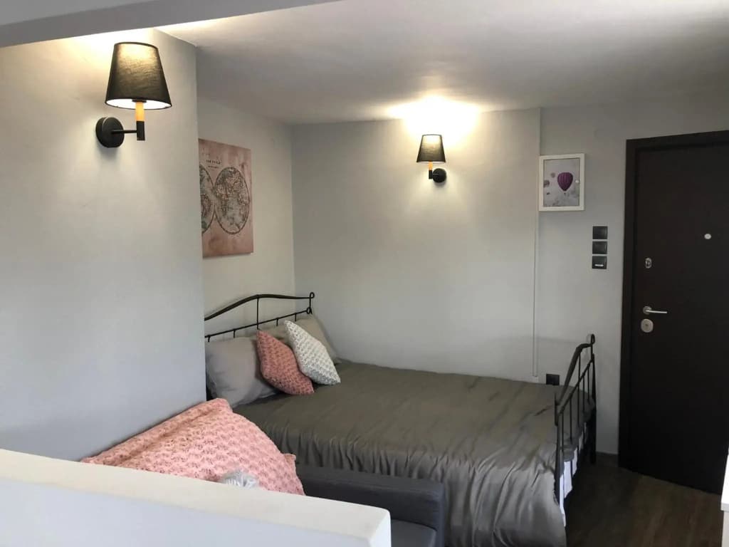 Cozy studio apartment in the heart of Athens - photo 3
