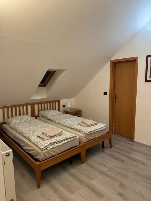1 Bed Flat - Sleeps 4 - Pets - Smoking on Terrace - photo 2