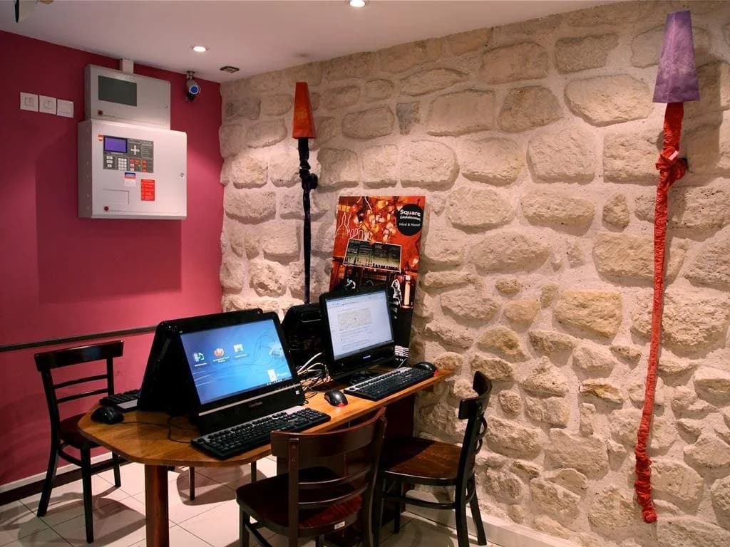 Plug Inn Boutique Hostel - main photo