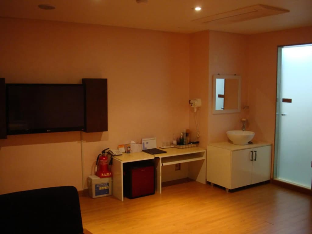Seocho Yuwon Hotel Nambu Terminal - photo 22