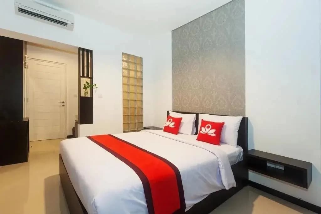 Lowcost Bed & Breakfast by Reddoorz - photo 1