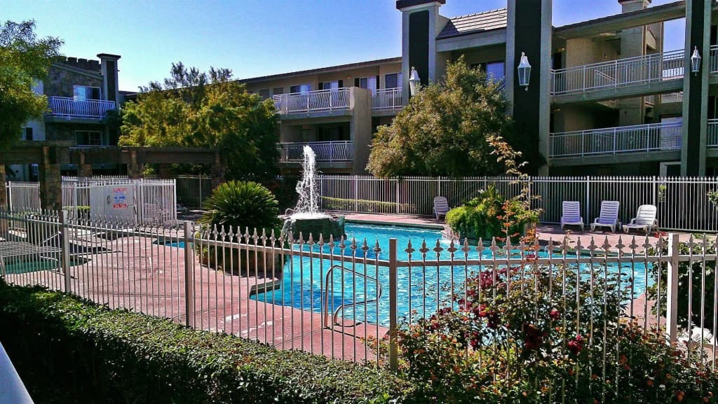 Manor Suites - photo 9