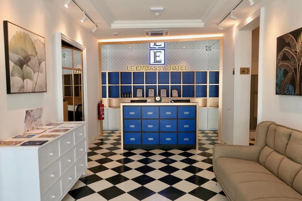 Le Embassy Hotel Georgetown - photo 4