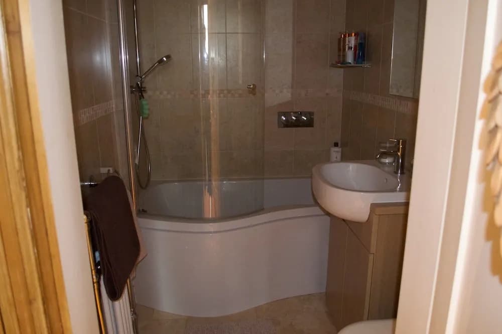 South Edinburgh 3 Bedroom Apartment With Garden - photo 7