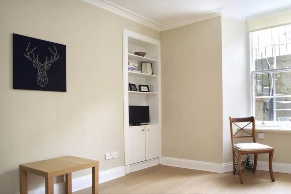 Central New Town Flat - photo 4