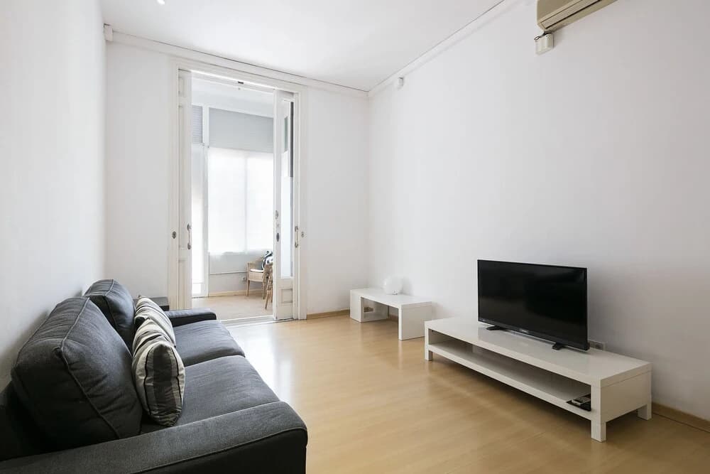Uma Suites Eixample Barcelona - photo 3