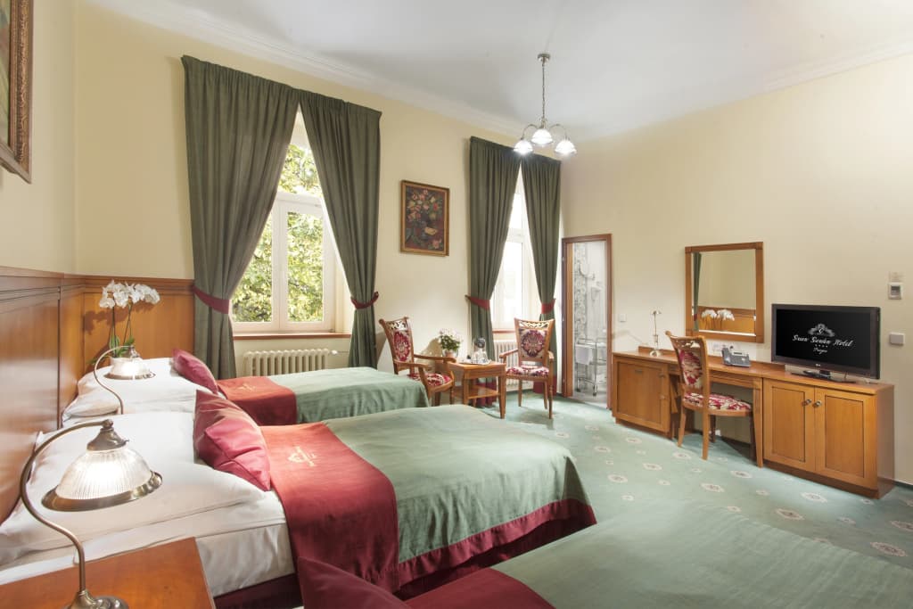 Green Garden Hotel - photo 4