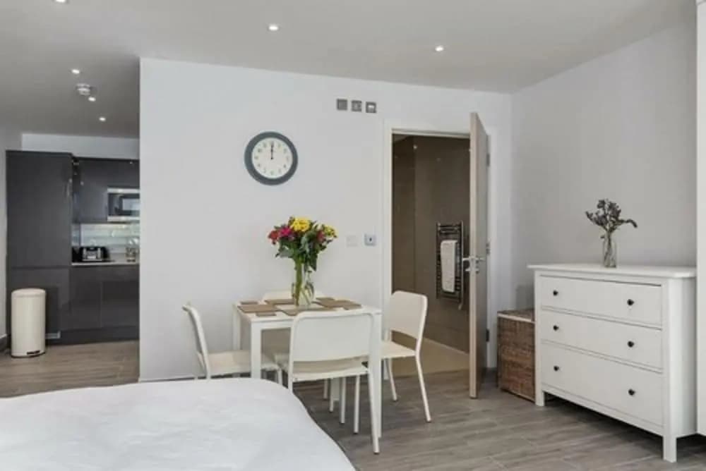 The Lion Gate Apartments - photo 7