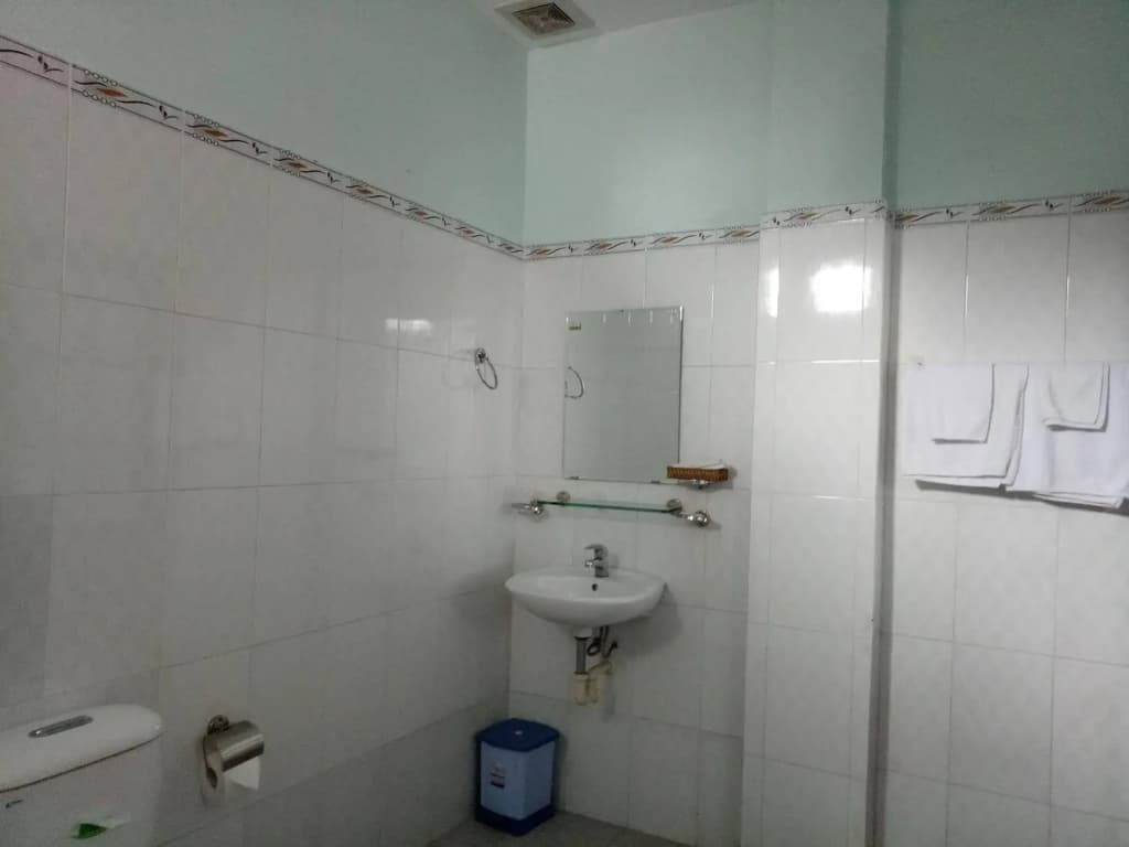 A Dong Hotel - photo 10