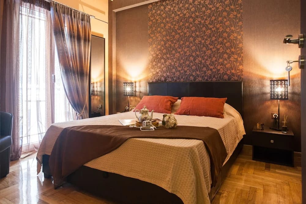 Gold and Blue Luxurious Apartment - photo 2