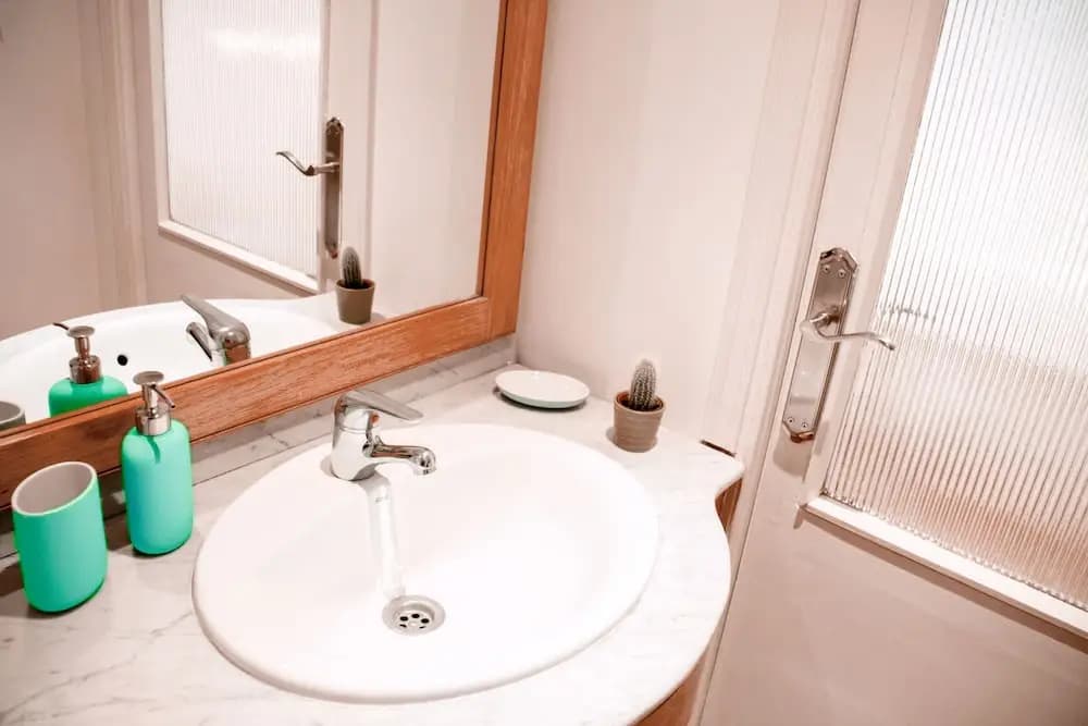 Lollipop Flats City Centre Deluxe Suite - photo 9