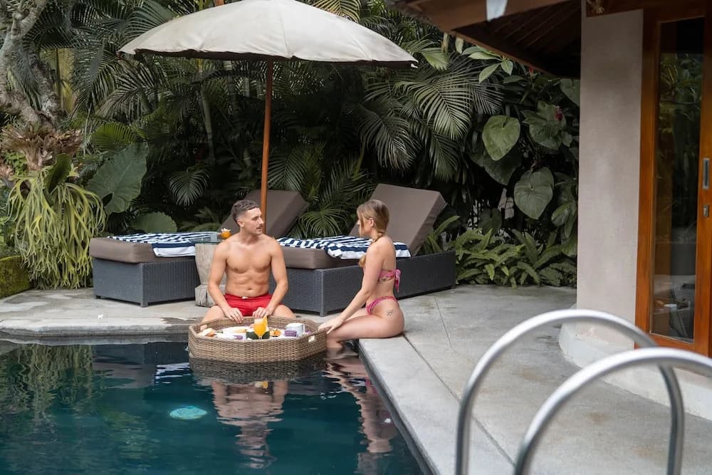 The Sender Pool Suite - photo 20