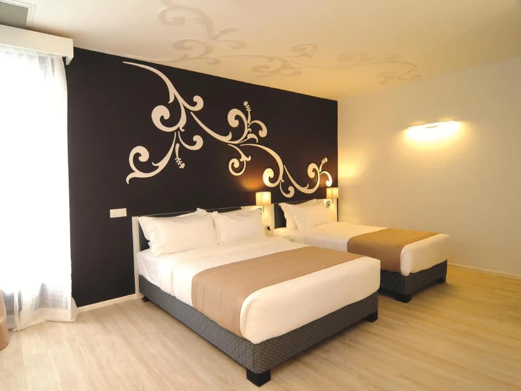 Kings Green Hotel - photo 4