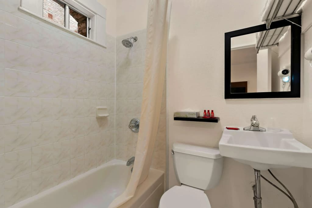 Mithila San Francisco, SureStay Collection by Best Western - photo 8