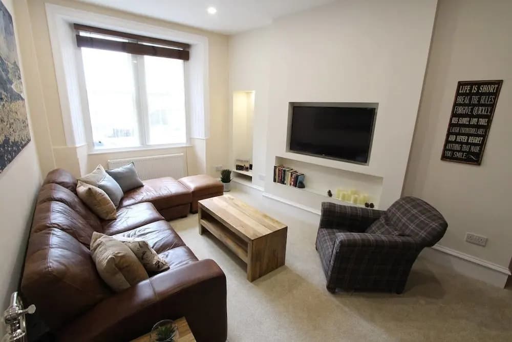 St Stephen Street Apartment - photo 3