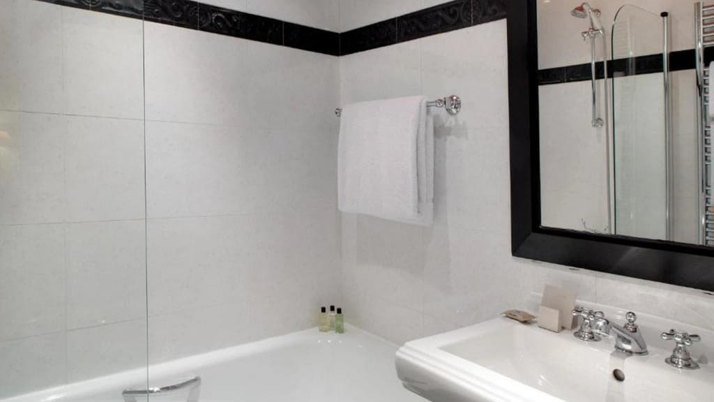 Hotel Le Senat - photo 9