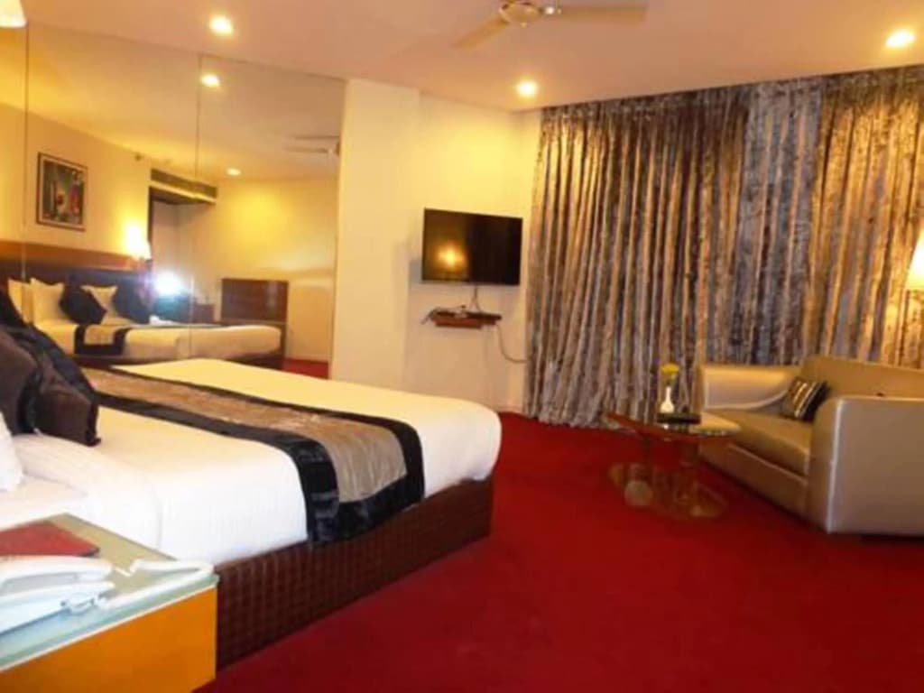 Hotel Ramhan Palace - photo 4