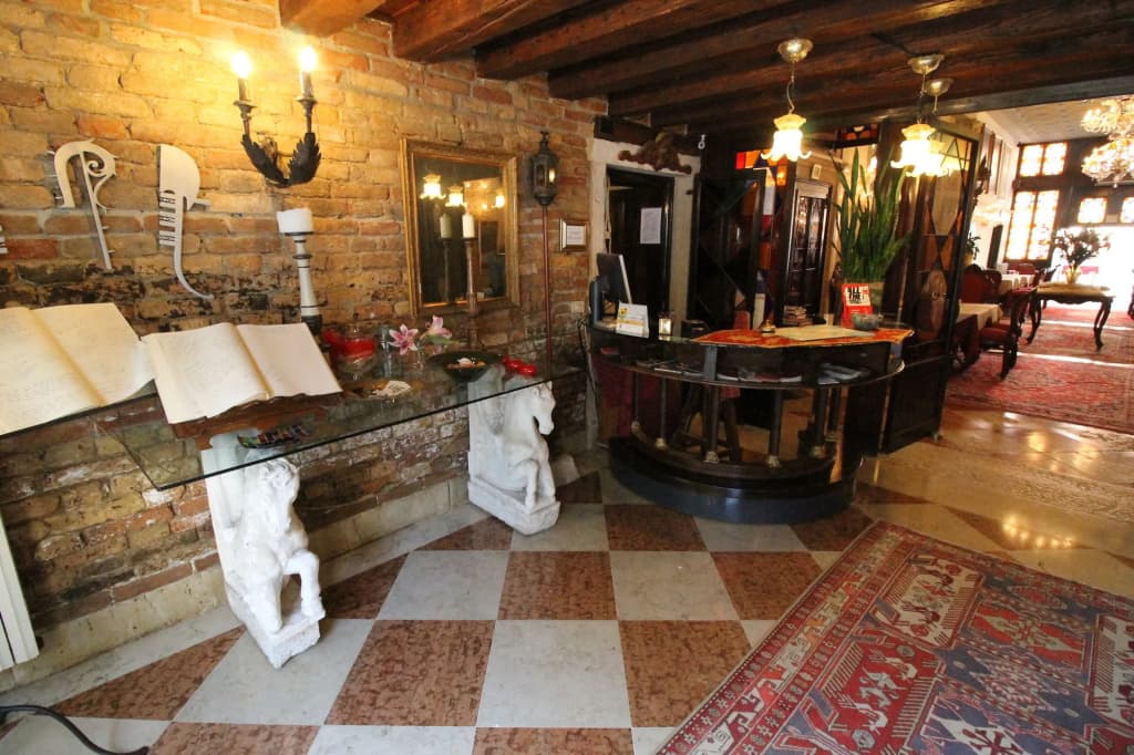 Hotel Palazzo Abadessa - photo 2