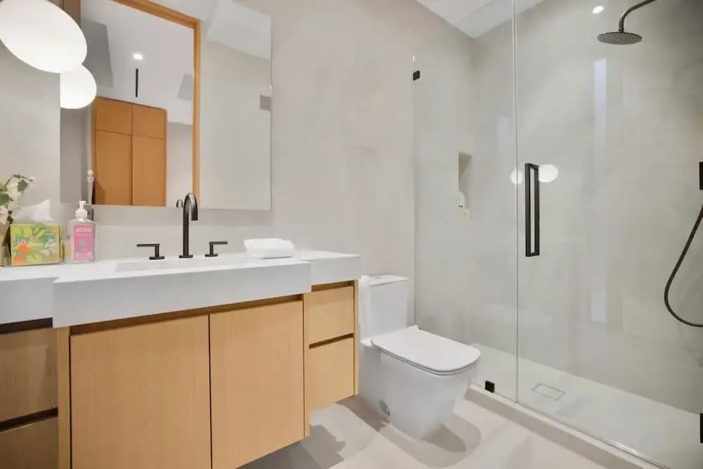 Hutton Villa - 5-bedroom Retreat in Iconic Beverly Hills Oasis - photo 11