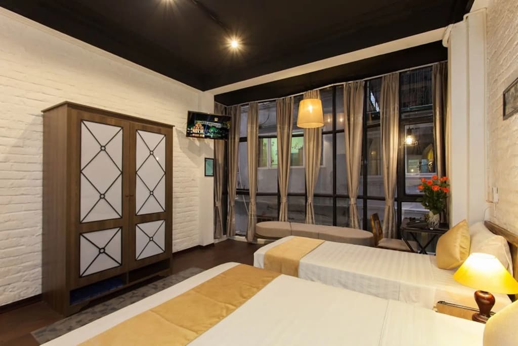 Luxury Backpackers - photo 4
