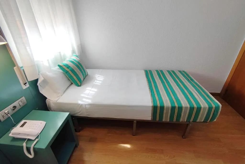 Yomo Hostal BCN Port - photo 12
