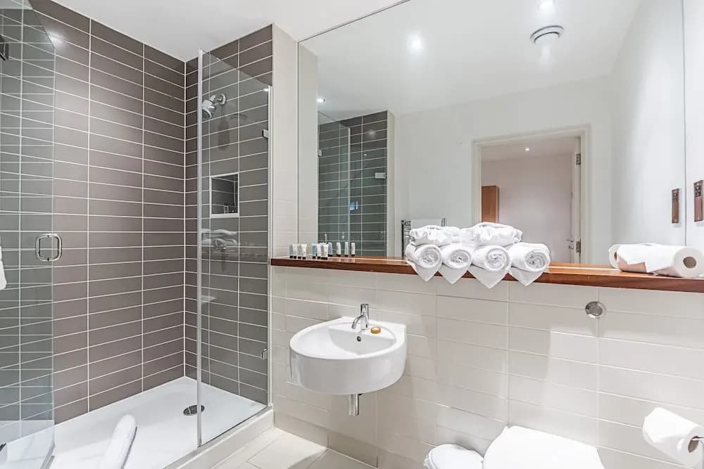 Splendid 3 Bedroom Apartment Kings Cross - photo 9