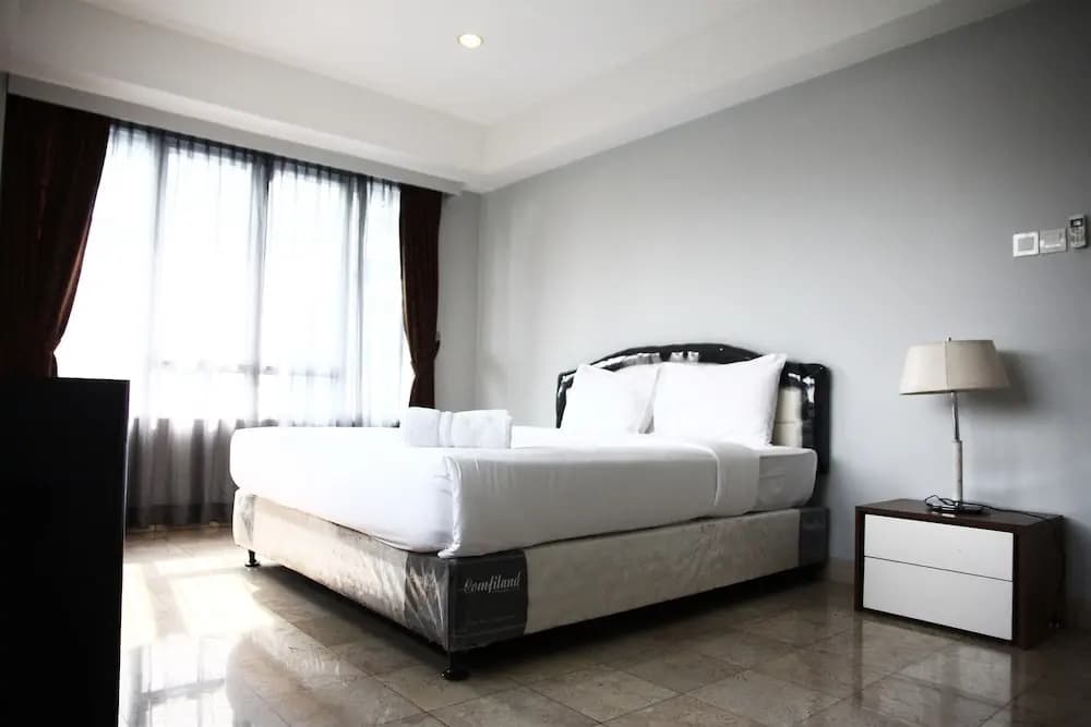 Classic Brawijaya Apartment with Pool View - photo 4