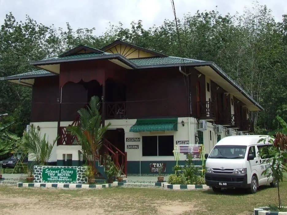 TRV Lodge - main photo