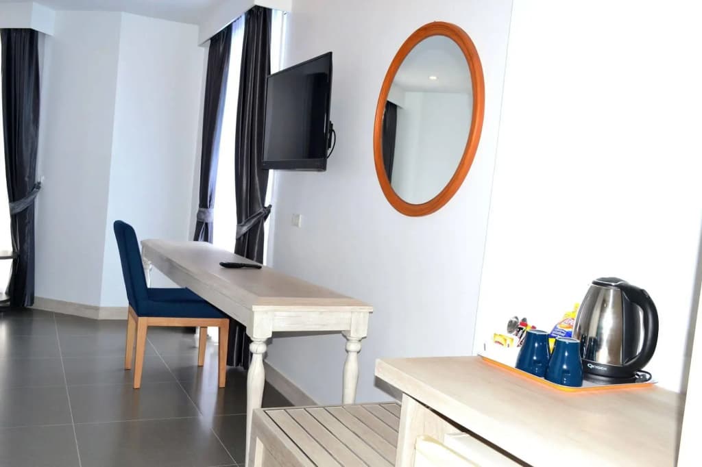 Flipper Lodge Hotel - photo 25