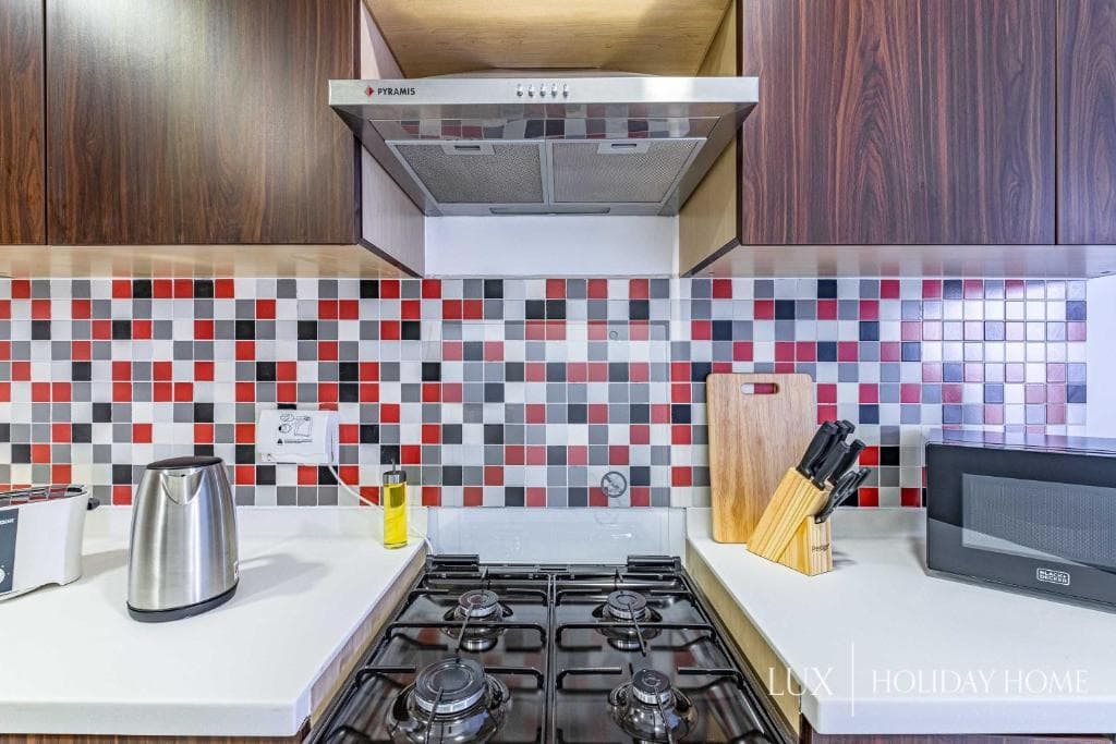 LUX - Opulent Island Suite Burj Khalifa View 1 - photo 21