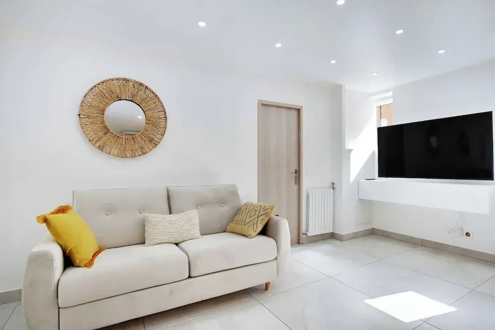 Appartement in the Heart of Paris Canal de L'ourq/crimee - photo 8