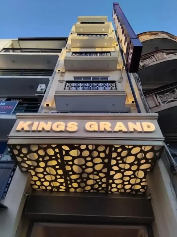 Kings Grand Hotel - photo 1