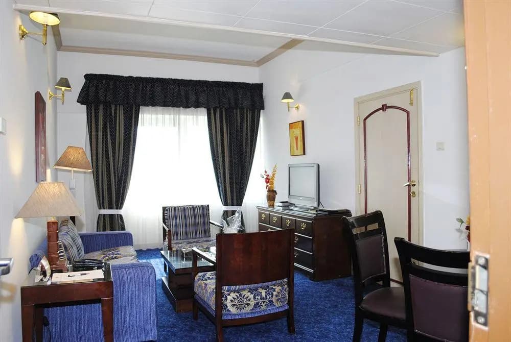 Ramee Guestline Hotel - photo 7