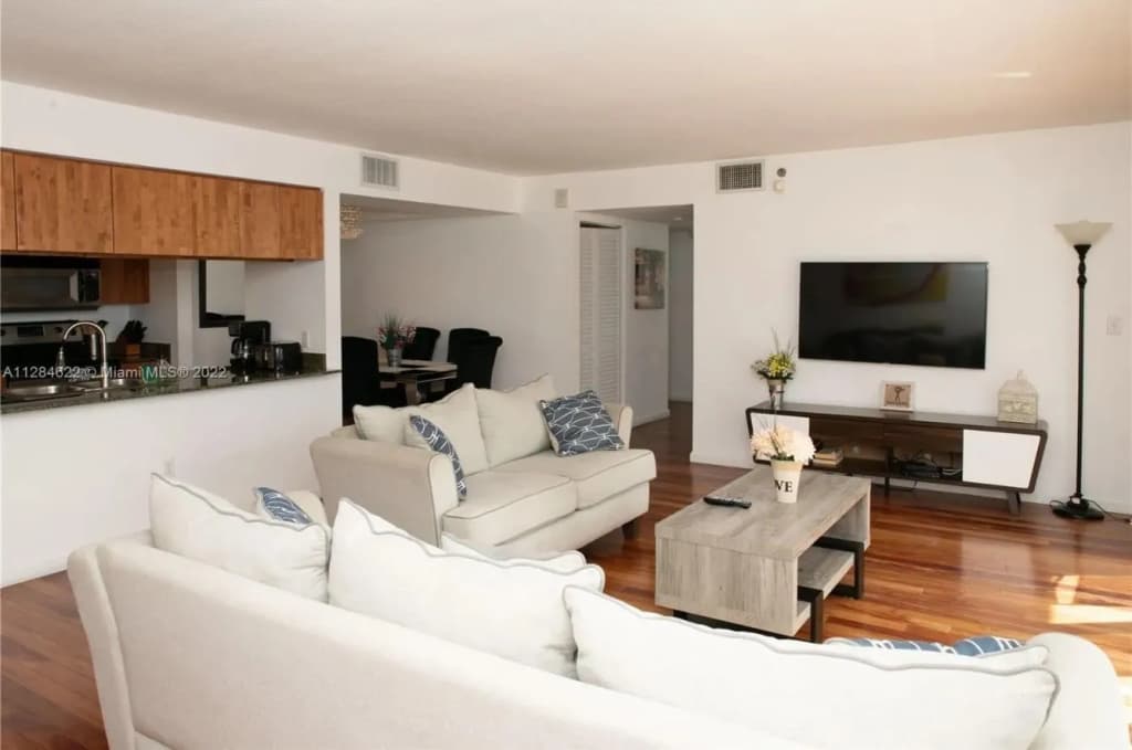 Modern Brickell Condo With Amazing Bay Views - photo 4