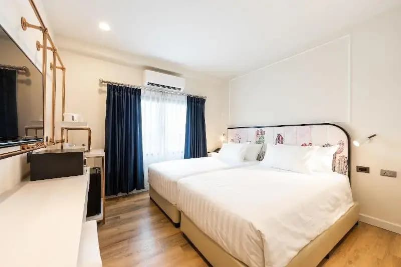 Ozone Hotel Bangkok - photo 4
