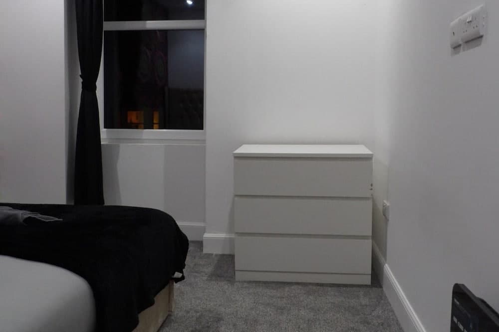 2bed Apt Sleeps 4-near Meadows Park, Parking, Wifi - photo 5