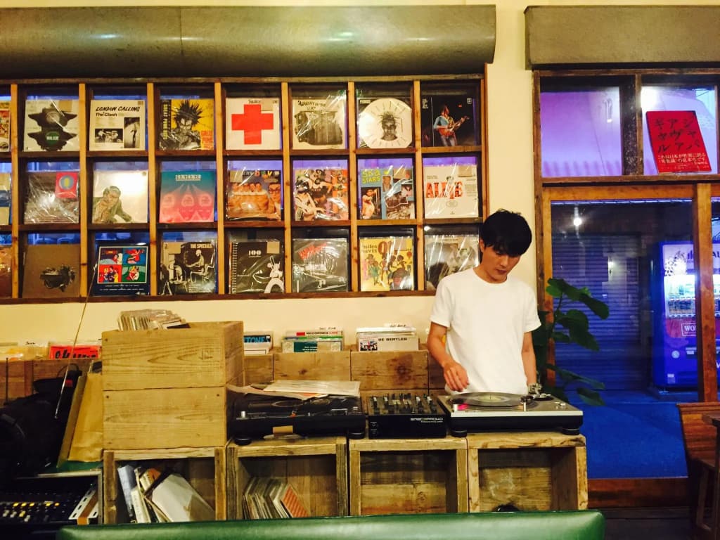 The Pax Hostel, Cafe & Records - photo 17